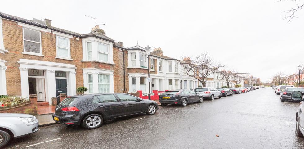 			UNDER OFFER , 4 Bedroom, 2 bath, 1 reception House			 Brewster Gardens, LADBROKE GROVE